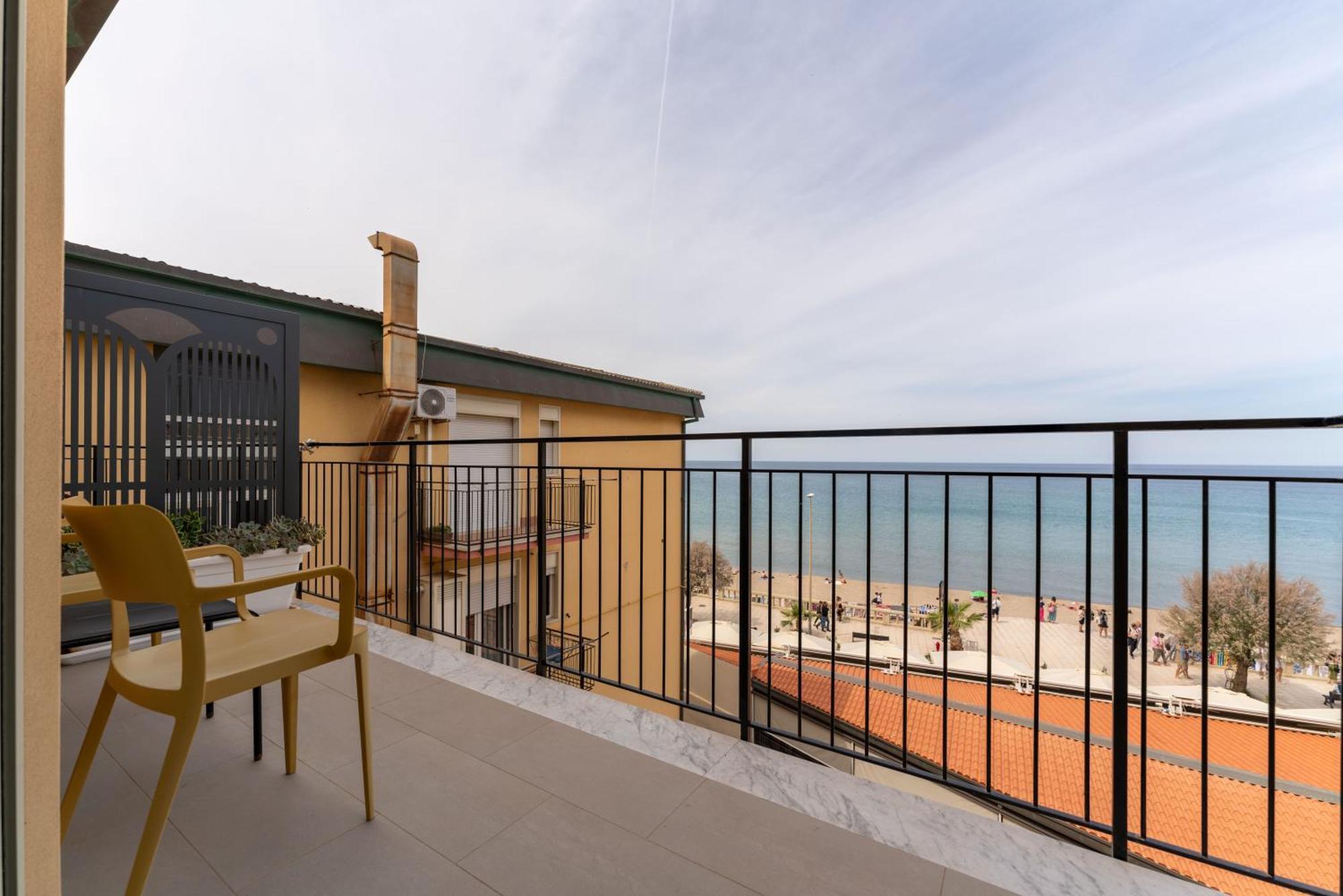 B&B Le Suites Di Costanza Cefalu Ngoại thất bức ảnh