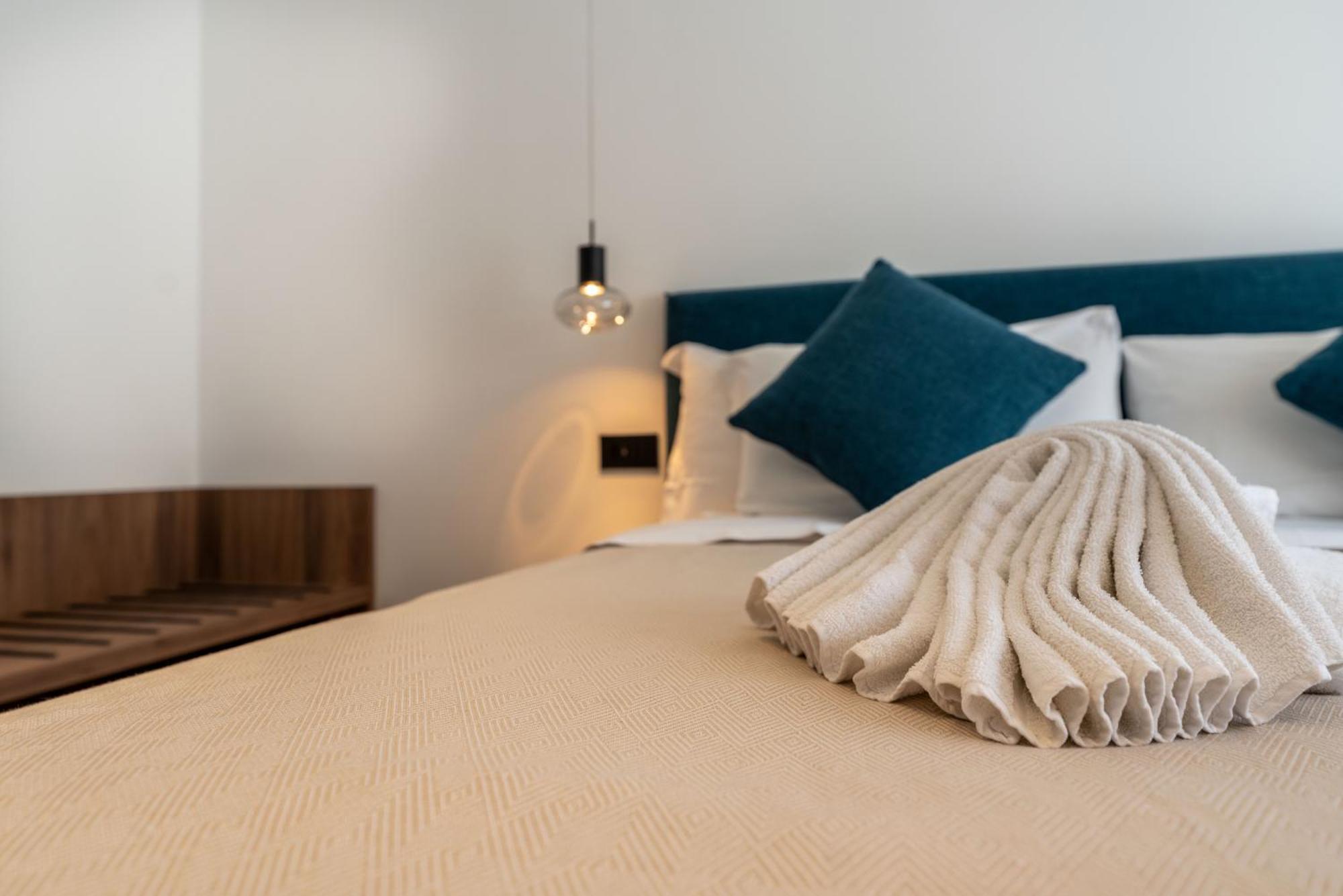 B&B Le Suites Di Costanza Cefalu Ngoại thất bức ảnh